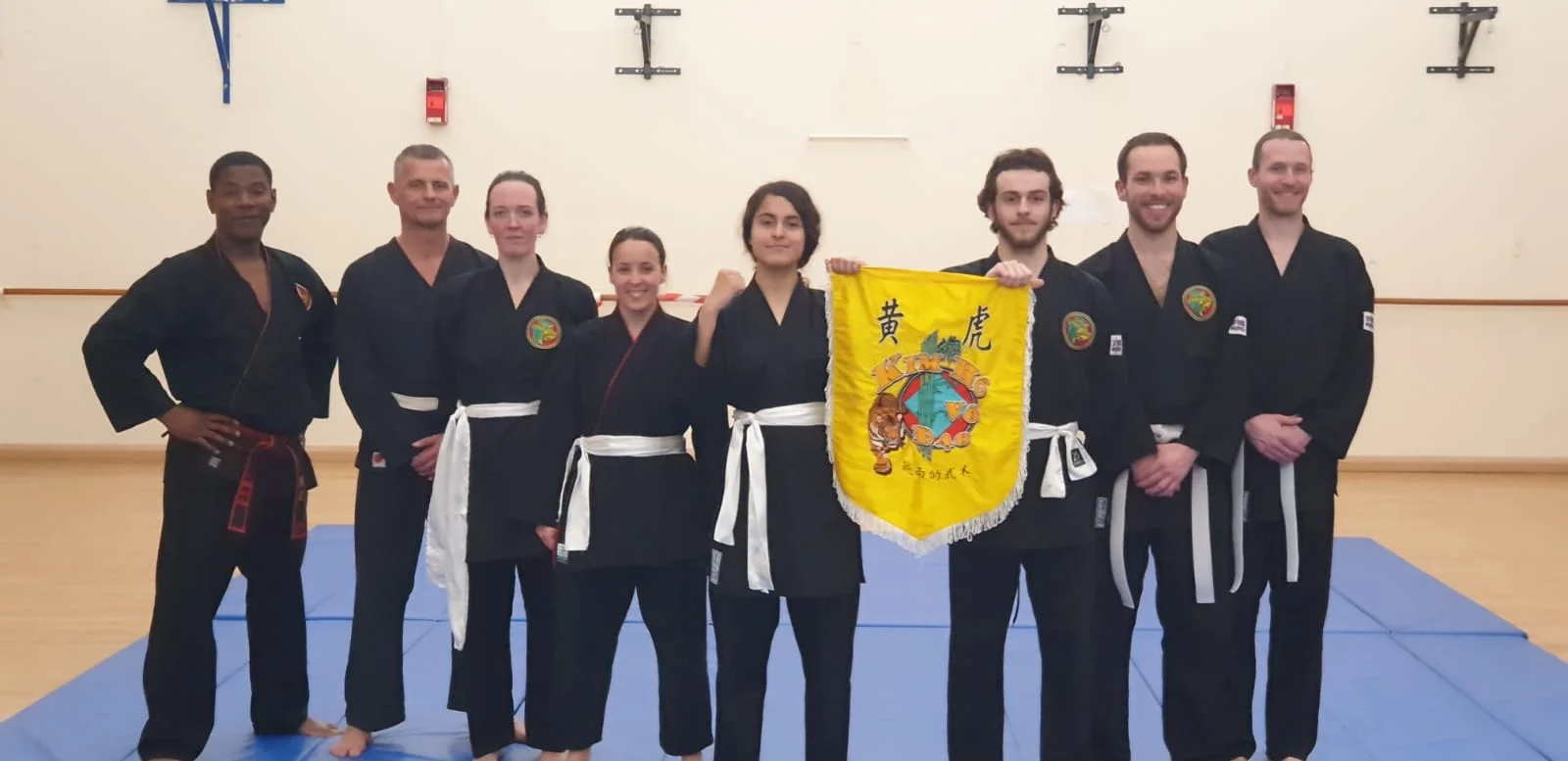 Les pratiquants du Tigre Jaune réunis autour des couleurs du club